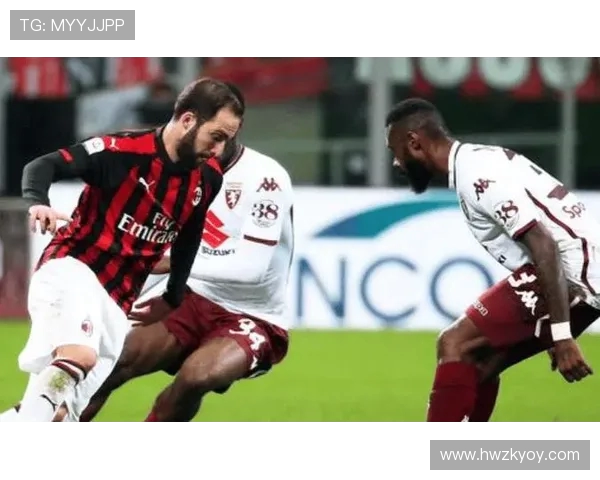 猛龙队挑战黄蜂全力出击 球场上演激情碰撞与精彩对决